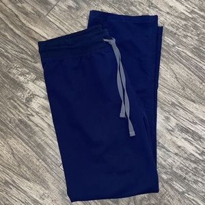 Figs navy scrub pants small